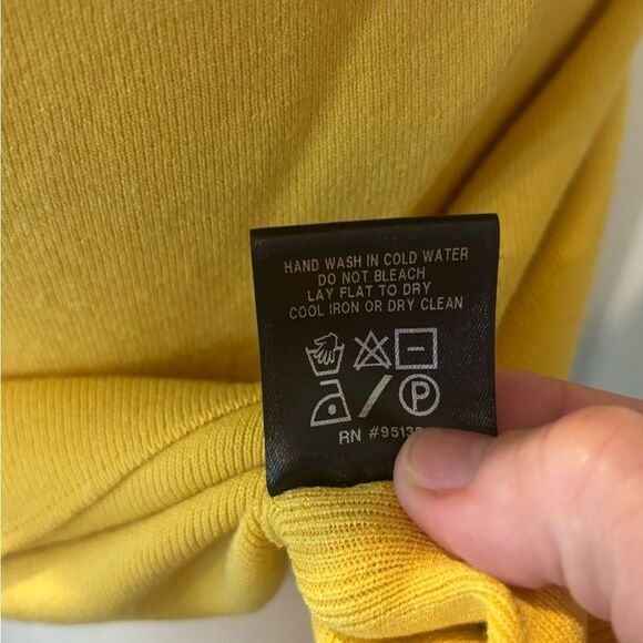 Lafayette 148 New York Sunny Yellow Knit Short Sleeve Sweater/Top - Picture 4 of 4